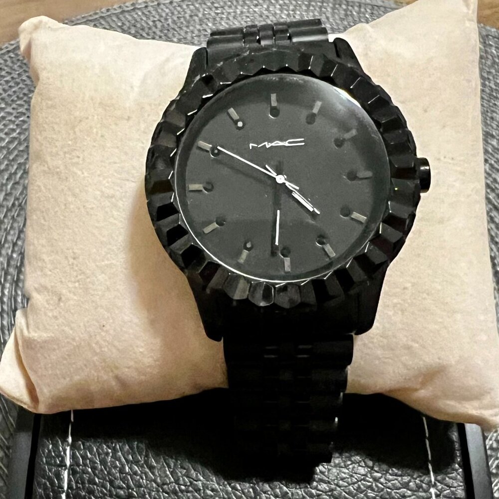 MAC PRO WATCH